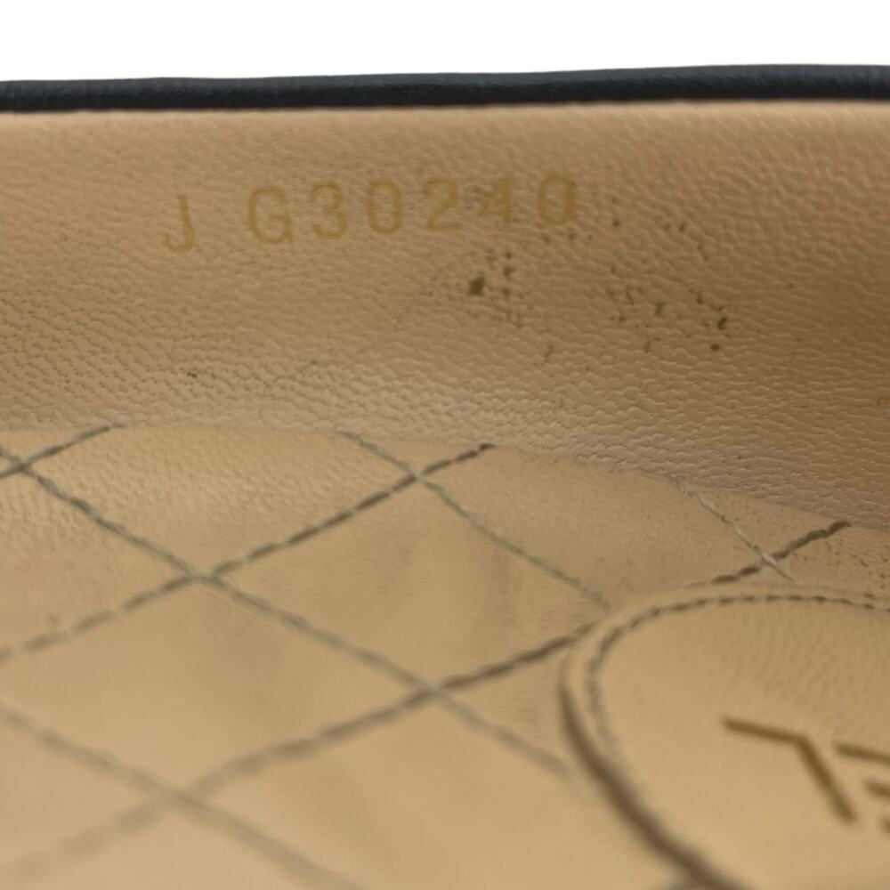 Chanel Cap Toe Leather Pumps CC Interlocking Logo Black Navy Size 39.5 - Picture 14 of 14